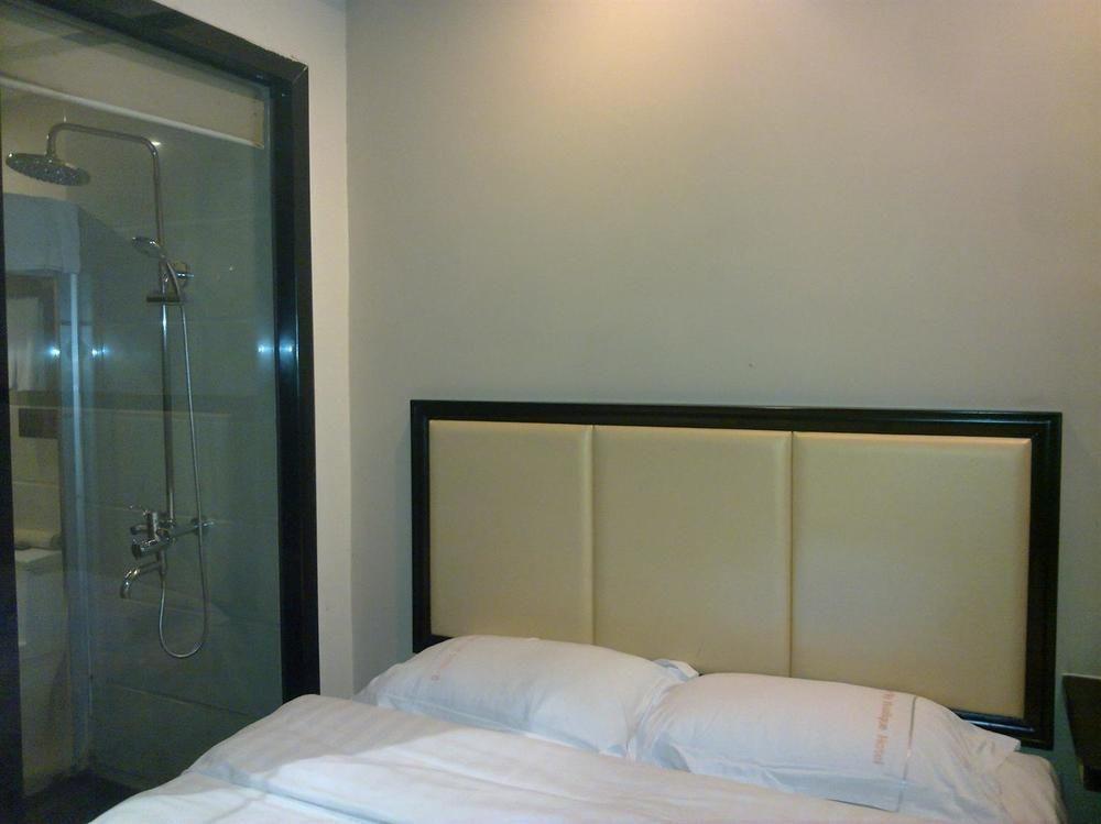 Brilliantskyboutique Hotel Zhuhai Exteriör bild